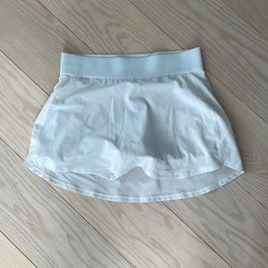 Aritzia skirt XS
